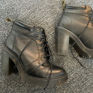 Dr Martens Averil Heeled Boot